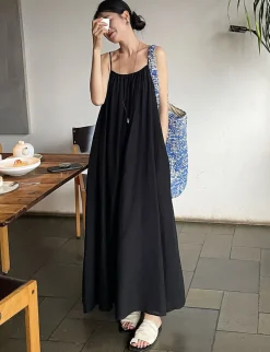 Antonia Black Dress