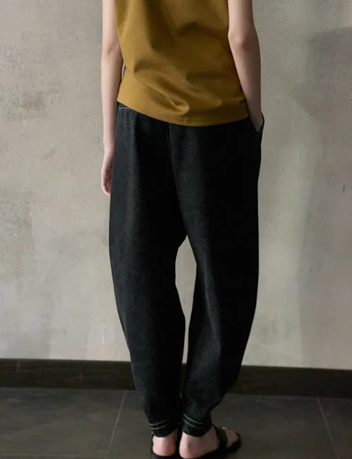 Barrel-Leg Cuffed Jeans